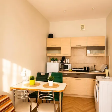 Comfortable Entire 2 Centre Parking Apartment