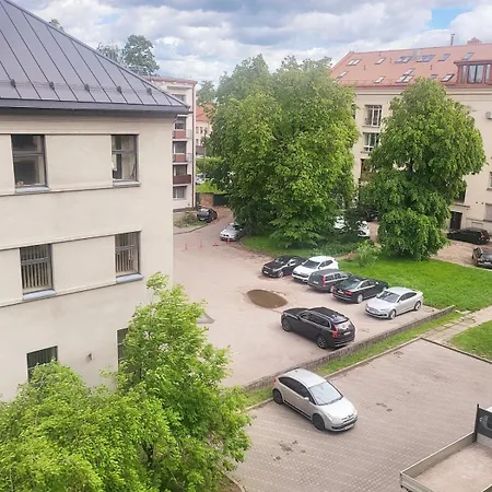 Comfortable Entire 2 Centre Parking Kaunas